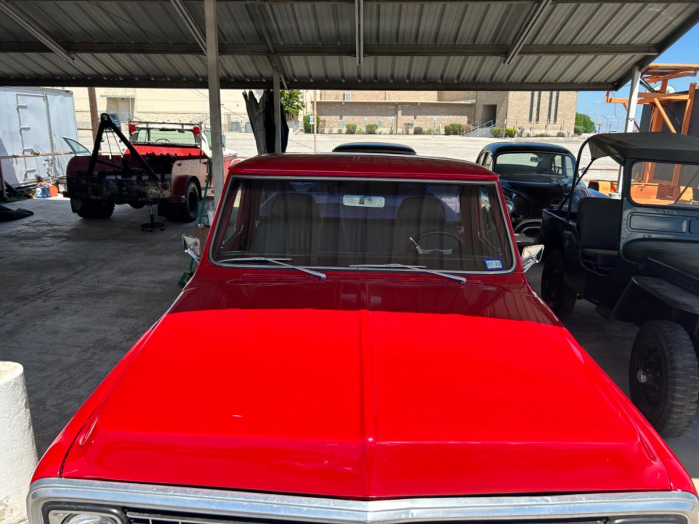 1972 Red Chevrolet C10 (CCE142A1201) , Automatic transmission, located at 1687 Business 35 S, New Braunfels, TX, 78130, (830) 625-7159, 29.655487, -98.051491 - 580 Horse Power - Photo#4